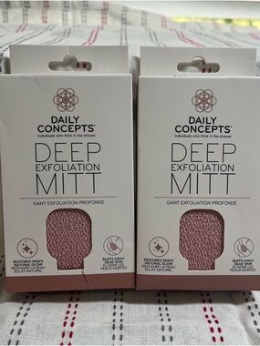 Daily Concepts Deep Exfoliation Mitt - Pink